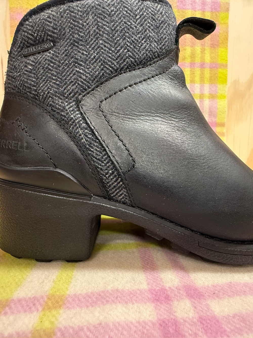 Merrell Women's Black Waterproof Ankle Boot EUC size 8